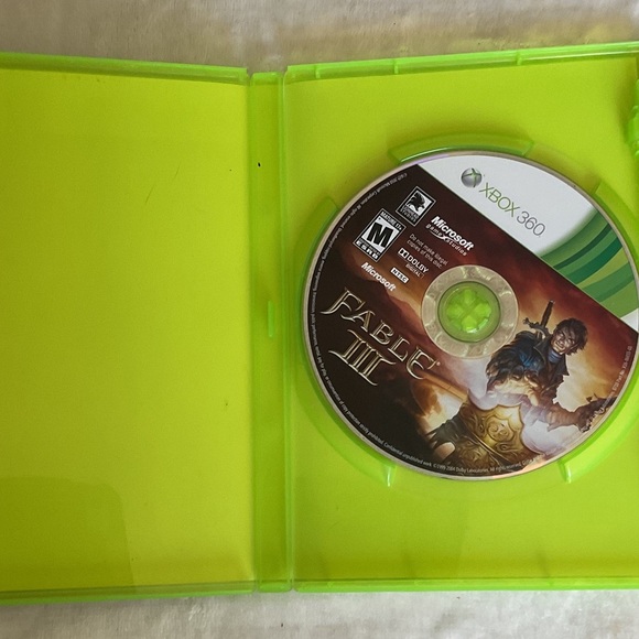 Fable III for Xbox 360 - Green Case - Picture 3 of 3